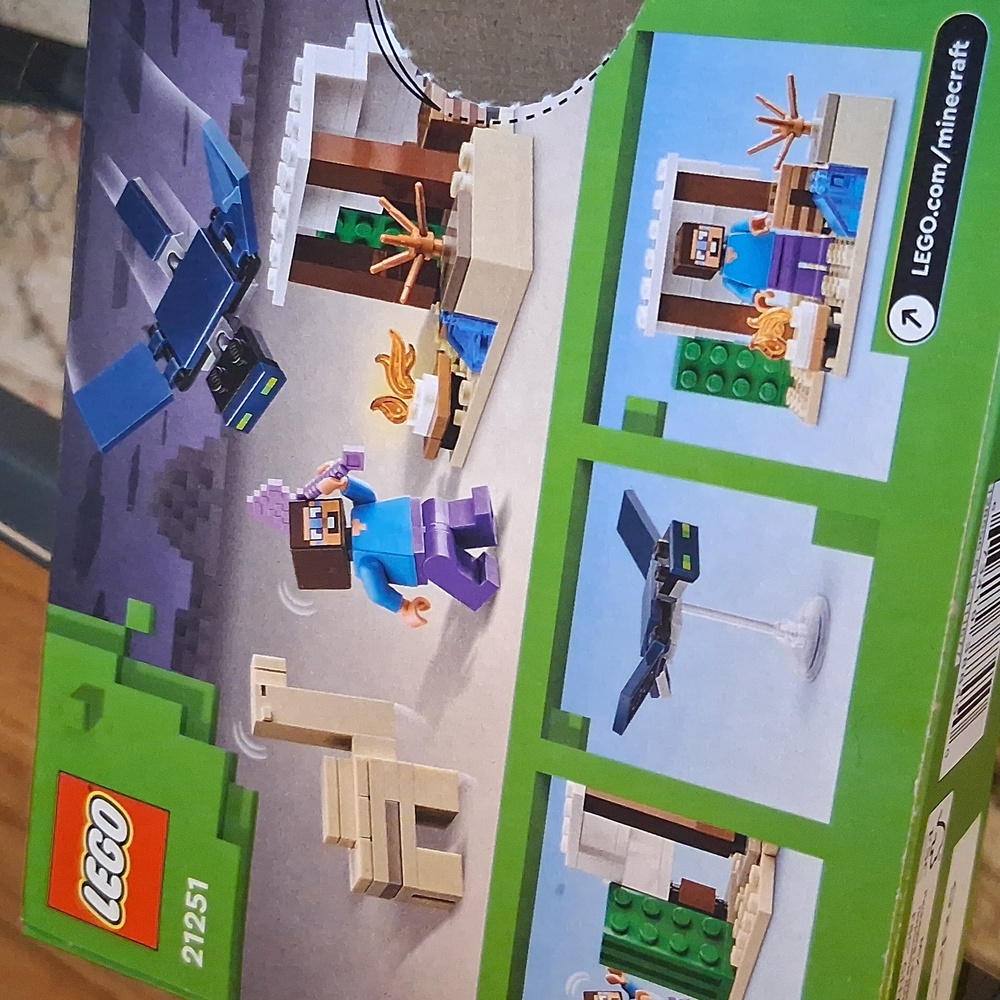 LEGO MINECRAFT STEVE'S DESERT - Picture 3 of 3
